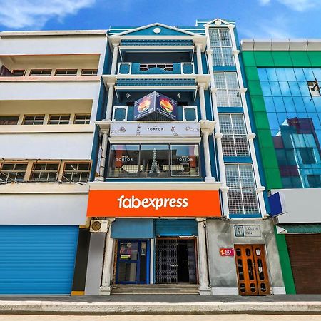 Fabexpress Santhi Inn - 500 Meters From Promenade Beach Пондичерри Экстерьер фото